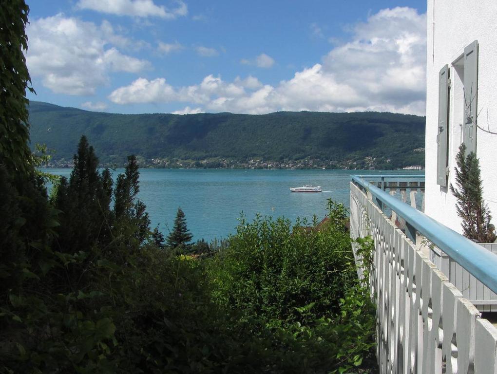 Villa Le Lac Cottage Au Bord Du Lac D'Annecy - Chambre Chez L'Habitant - Les Terrasses Du Lac Veyrier-du-Lac Buitenkant foto