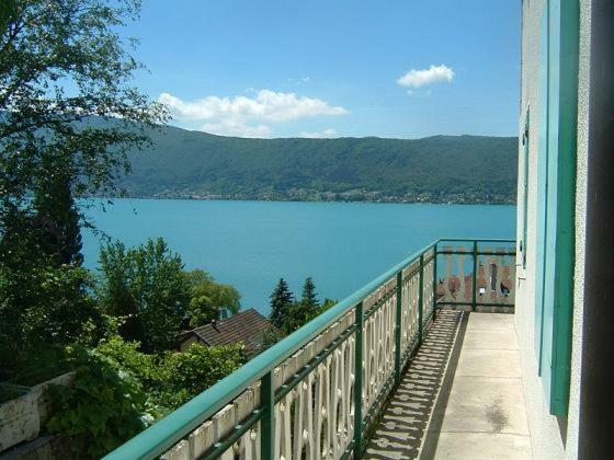 Villa Le Lac Cottage Au Bord Du Lac D'Annecy - Chambre Chez L'Habitant - Les Terrasses Du Lac Veyrier-du-Lac Buitenkant foto